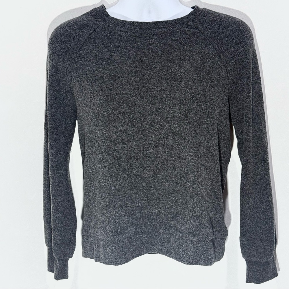 Berkley Jensen Grey Knit Long Sleeve Top Sweater Size M Pullover Stretch Soft